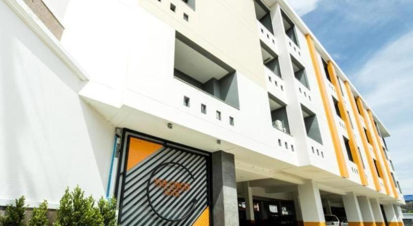 The Circle Hotel Buriram Exterior foto