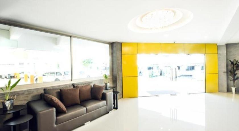 The Circle Hotel Buriram Exterior foto